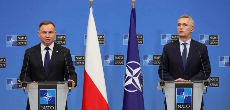 Szef NATO rozmawiał z prezydentem Dudą. „Polska daje przykład…”