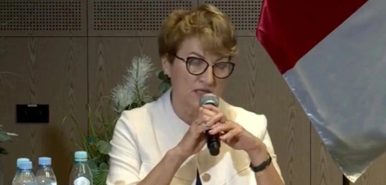 Nagła rezygnacja marszałek Polak. Dziennikarze: Efekt „Taśm Banasia”?