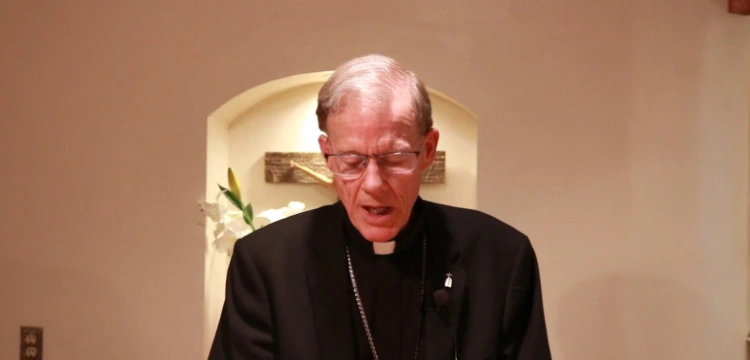 Szokujące! Arcybiskup Nowego Meksyku w obronie… „rodzicielstwa osób tej samej płci”