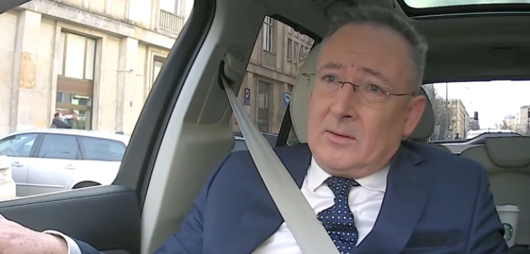 Beneficjenci 500 plus to dla Sikorskiego „margines społeczny”? Skandaliczna wypowiedź posła PO