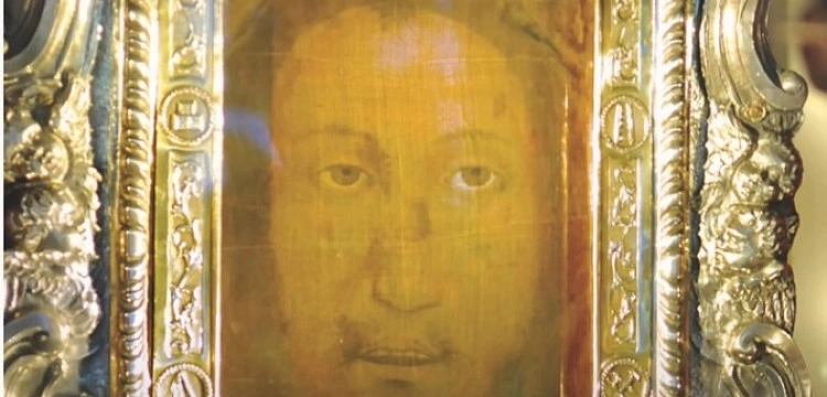 Chusta z Manopello. Prawdziwy autoportet Boga?