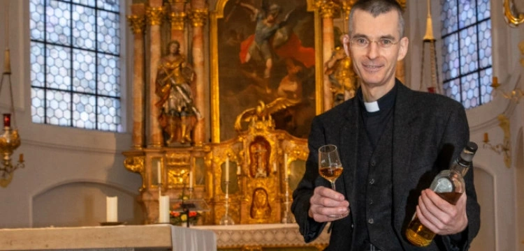 Pozwał ks. Oko. Teraz na marszu LGBT ks. Rothe przeprasza za „homofobię” Kościoła