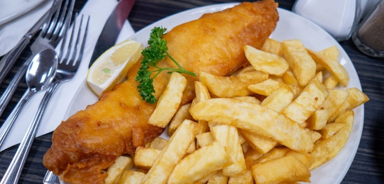 Jak przygotować domowe „Fish and chips”?