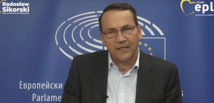 Rasistowskie wpisy Sikorskiego. Interweniuje SDP