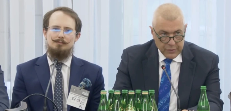 Kim jest sygnalista posła Giertycha? Sensacyjne zeznania ws. Tomasza Mraza