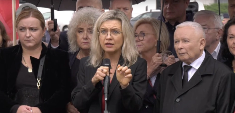 „Jako córka mam prawo się pomodlić”. Wassermann w poruszających słowach odpowiada prowokatorom