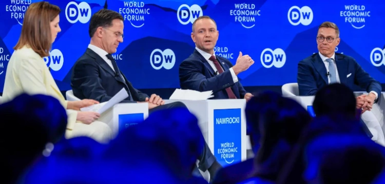 SONDAŻ: Większość Polaków popiera działania prezydenta w polityce zagranicznej