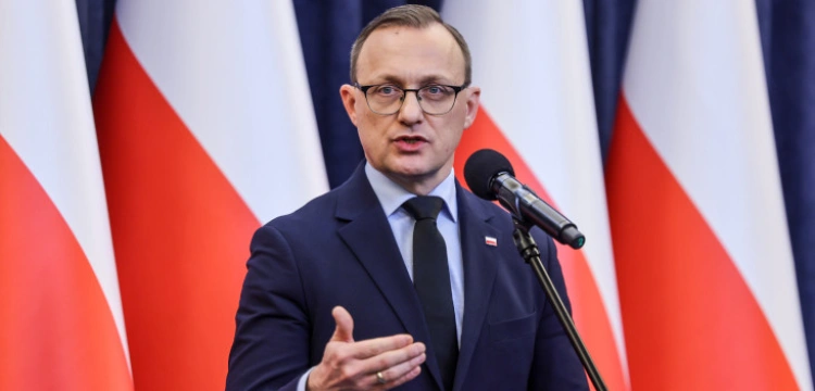 Spór o nominacje oficerskie. Prezydent spotka się z szefami służb