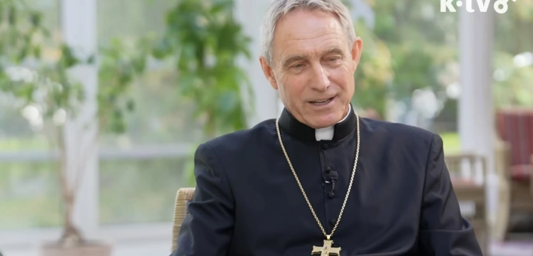 Benedykt XVI błogosławionym? Abp Gänswein: Liczę na rozpoczęcie procesu