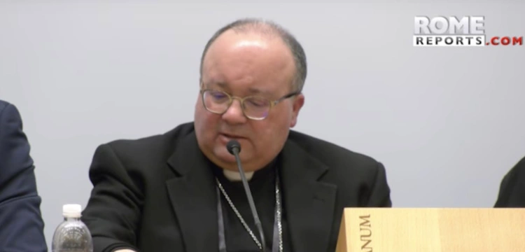 Doradca Franciszka: Trzeba zmienić zasady celibatu