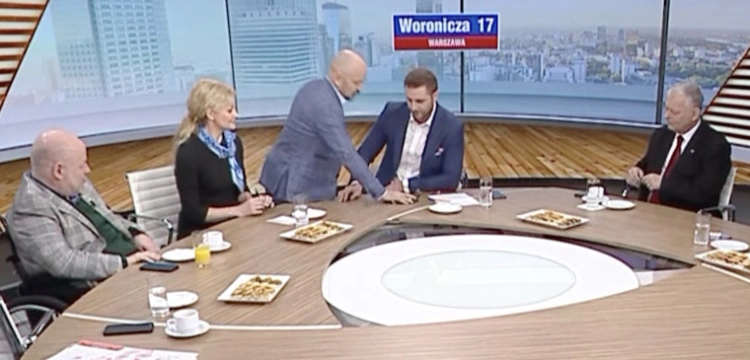 Trochę go „poniosło”. Senator Polski 2050 roztrzaskał ogórka i wyszedł ze studia