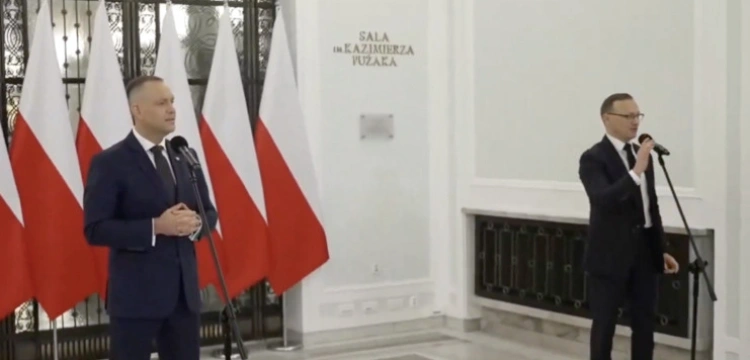 „Po co pan tu krzyczy, panie pośle?” Polityk KO chciał zakłócić konferencję prezydenta