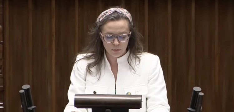 „Żaden pan w sukience…”. Jachira uderza w Kościół