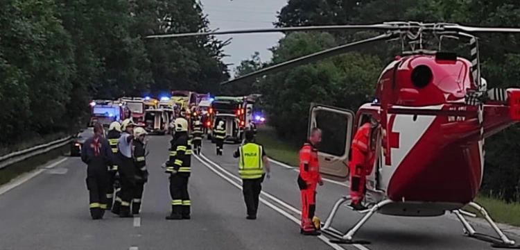 Wypadek kolejowy na Słowacji. Lokomotywa uderzyła w stojący pociąg