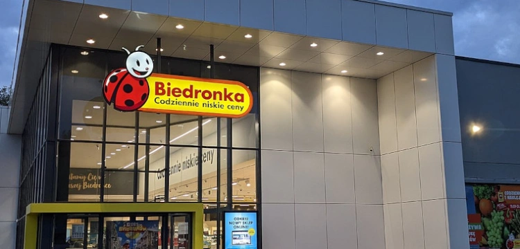 Absurdalna akcja promocyjna Biedronki. Chcieli uderzyć w Lidla, strzelili sobie w stopę
