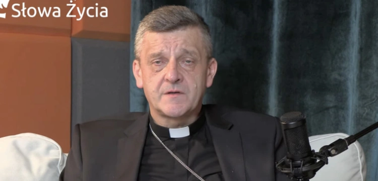 „Nie działa w jedności z Kościołem”. Bp Pindel wydał oświadczenie ws. dużej wspólnoty ewangelizacyjnej