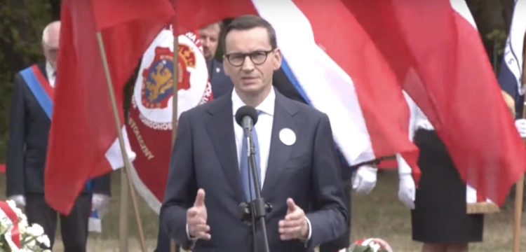 „Genocidium atrox”. Premier stanowczo: Nie będzie pojednania bez ekshumacji