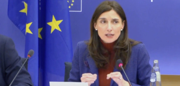 Co na to KE? Hiszpanie powołują polityków na sędziów, bo… „Niemcy też tak robią”