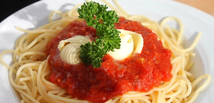 Spaghetti al pomodoro - klasyczny makaron prosto z Neapolu