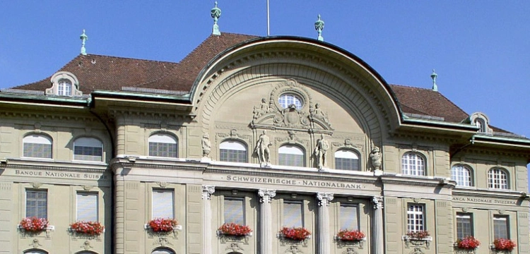 Bardzo złe wieści dla frankowiczów. SNB może podnieść stopy