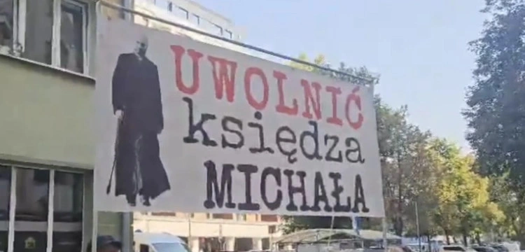 „Nie można bezczynnie patrzeć na dręczenie ludzi”. Wybitni twórcy apelują ws. ks. Olszewskiego