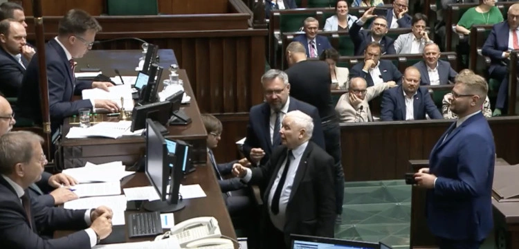 Sejm pozbawił posła Wosia immunitetu. Hołownia nie dopuścił go nawet do głosu