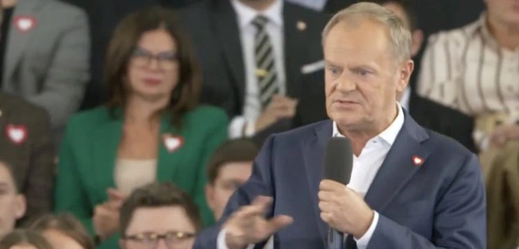 Piekło zamarzło! Tusk będzie walczył z migrantami. „Wyplenimy te praktyki”