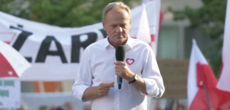 „Boże, zabrałeś nie tego Kaczyńskiego”. Ohydne hasła na wiecu Tuska
