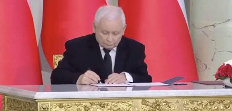 „Trzeba wziąć odpowiedzialność”. Prezes PiS o powrocie do rządu