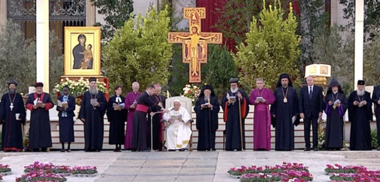 Modlitewne czuwanie przed Synodem. Papież: Prośmy o czas braterstwa