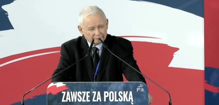 Prezes PiS apeluje o wsparcie kampanii. „Sam udostępnię ogrodzenie pod baner”