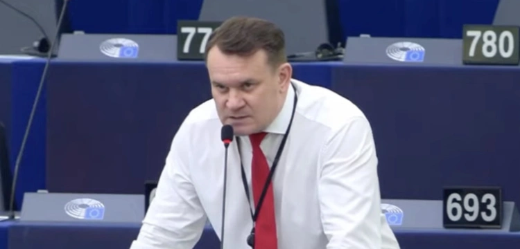 Dominik Tarczyński ostro w PE! „Nie pozwolimy się opluwać brukselskim łapówkarzom”