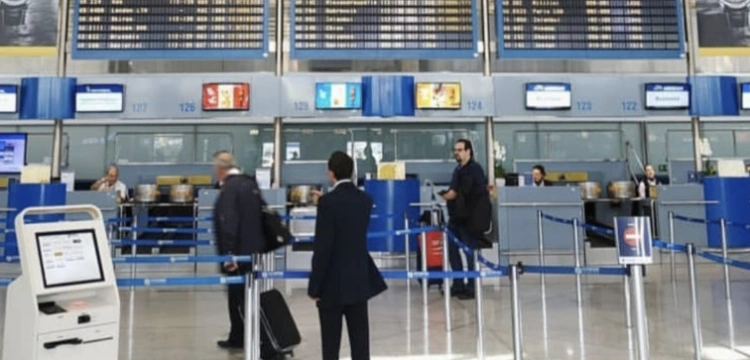 Najpotężniejsze paszporty świata. Gdzie w rankingu plasuje się Polska?