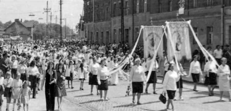 Skąd się wzięło Boże Ciało? Krótka historia pięknego święta