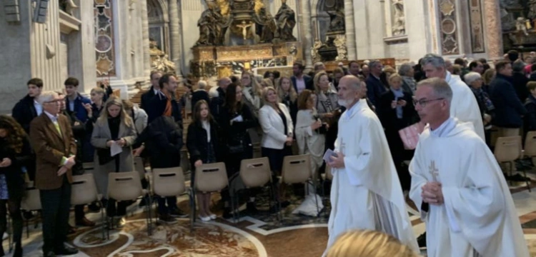 Młodzi Polacy w Paryżu dają świadectwo swojej wiary!