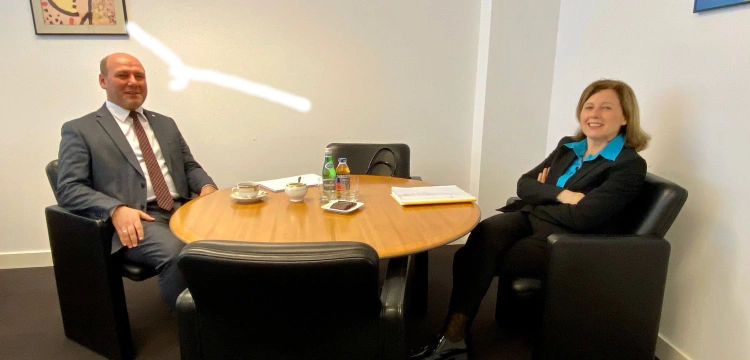 Zaczęło się od wymiany uprzejmości… Pierwsze spotkanie Szynkowskiego vel Sęka z Jourovą