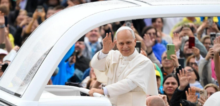 Papież zawierzył Polaków Maryi, Królowej Pokoju