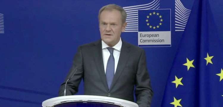 „Cieszę się, że znowu tu jestem”. Tusk dotarł do Brukseli