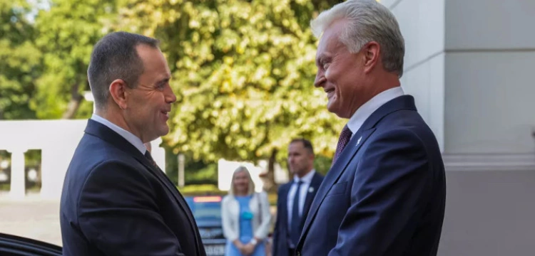 Prezydent w Wilnie: Budujemy solidarność wobec rosyjskiego zagrożenia