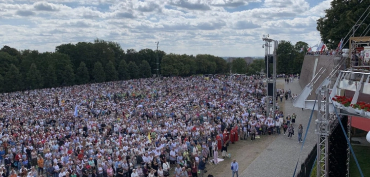 Prymas na Jasnej Górze: Wszyscy doświadczamy, jak bardzo trzeba nam dziś jedności