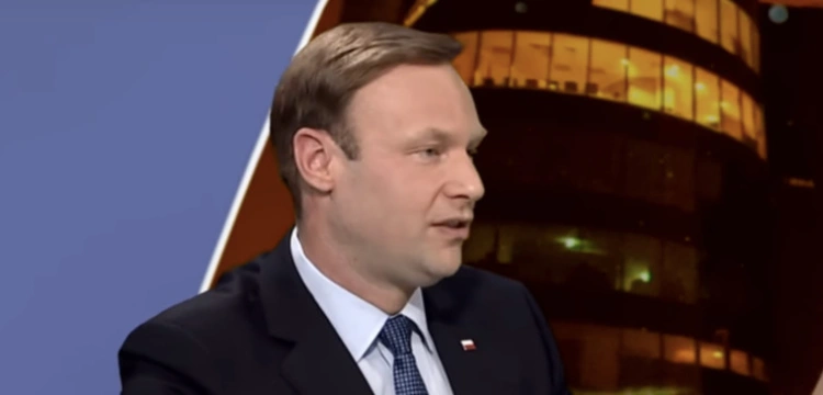 „Uderzono nim o futrynę”. Minister Mastalerek o działaniach policji: brutalne