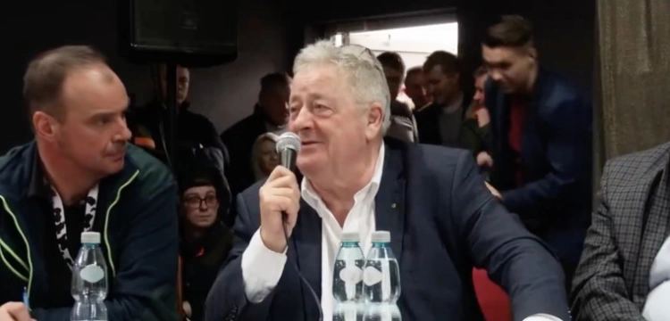 Paliwo po 5 zł. Siekierski drwi z rolników: Powiem Tuskowi, że ma dopłacać