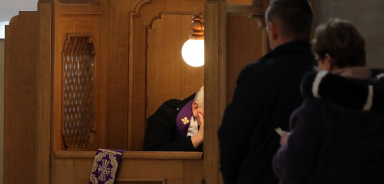 Bp Markowski: obraz kapłana inny, istota kapłaństwa ta sama