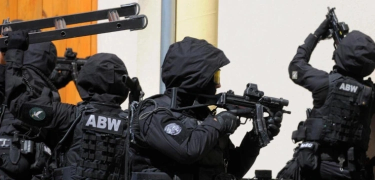 „GP” ujawnia: Rozbita siatka rosyjskich szpiegów miała m.in. wysadzać w Polsce pociągi