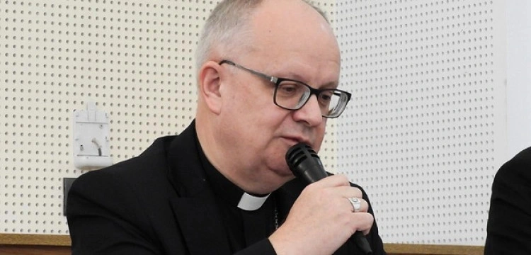 Bp Andrzej Czaja trafił do szpitala