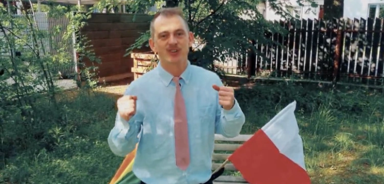 „Tylko tęczowy Rafał nam to zapewni”. Jaś Kapela udzielił wsparcia Trzaskowskiemu