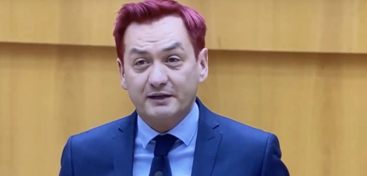 Ale „śmieszek”… Biedroń wyniósł z Pałacu Prezydenckiego długopis