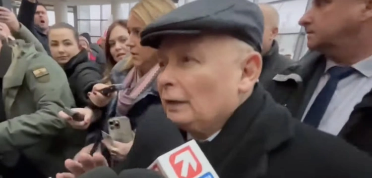 „Silni ludzie” w siedzibie TAI. Na miejsce dotarł Jarosław Kaczyński