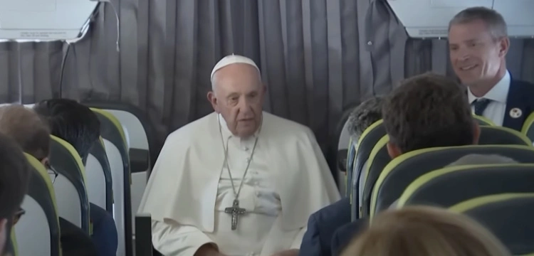 Kościół wobec homoseksualizmu. Papież wracając z Lizbony: Nie wolno mieszać porządków