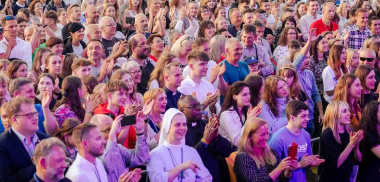 Tysiące osób na koncertach uwielbienia w Boże Ciało